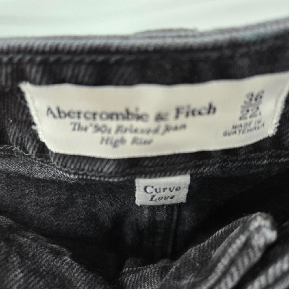 Abercrombie and Fitch Black Curve 90s High-Rise Split Hem Jeans 36L/22L - Picture 11 of 12